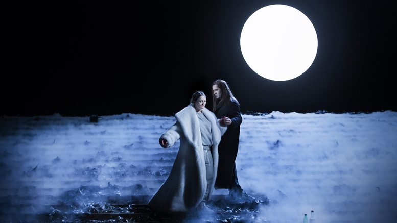 Elin Rombo und Jeremy Carpenter in der „Lustigen Witwe“ in der Stockholmer Oper