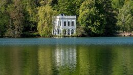 Seevilla Samek an der Wörthersee-Süduferstraße in Maiernigg. Foto: Johann Jaritz / Creative Commons