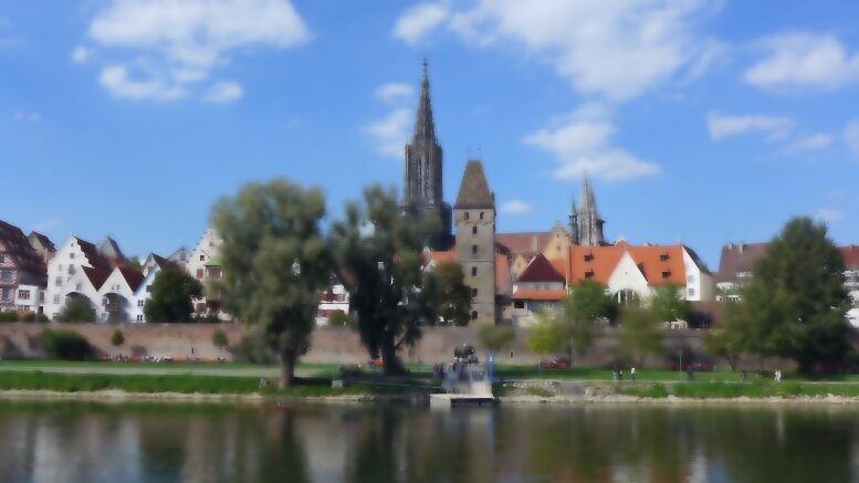 Ist das ein Weichbild? (Ansicht von Ulm. Foto & grafische Bearbeitung: Flaneurin.at)